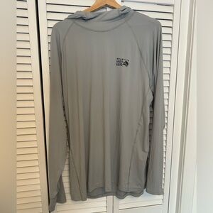 Mountain Hardwear Light Gray Crater Lake hoody. Sun protection, UPF 50+